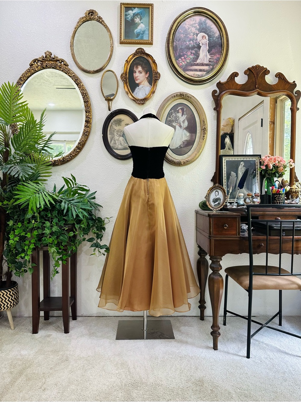 Vintage Dollar Velvet Gold Evening Gown - Picture 10 of 13